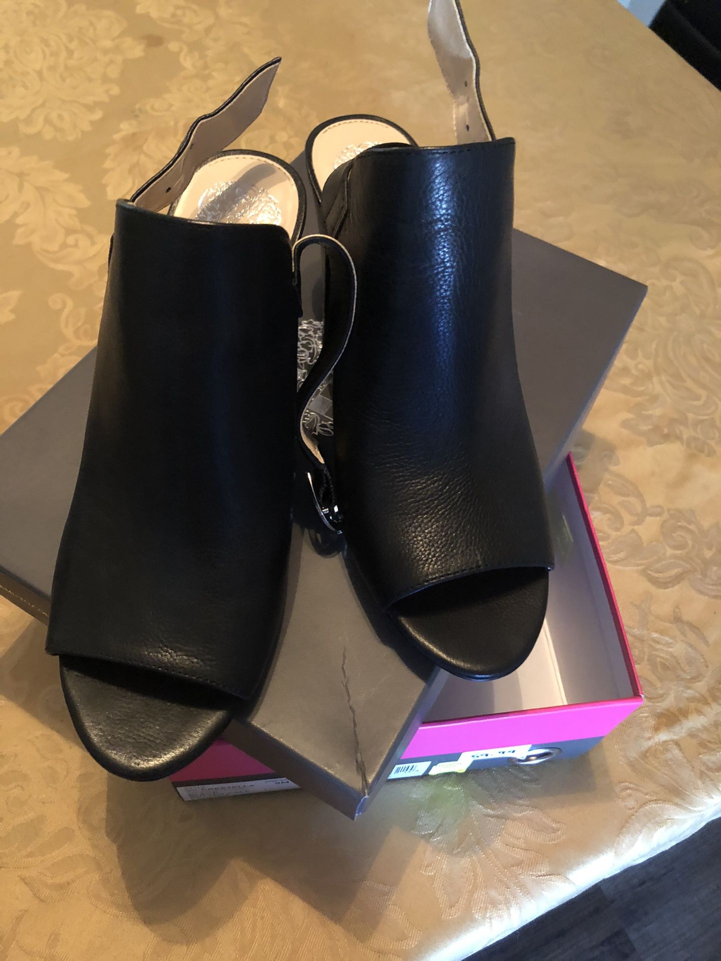Vince camuto black butter calf 9m brand new