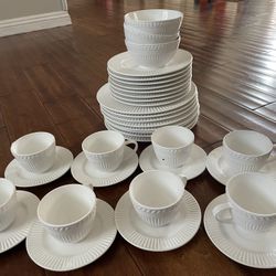 27-Piece Porcelain ceramic Kitchen Dinnerware Set with Plates, Bowls and Mugs, Service for 8- White,10 inch and 8inch plates