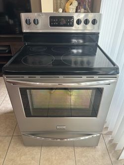 Frigidaire Gallery Electric Range
