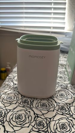 *HEAVILY USED* Momcozy Bottle Warmer