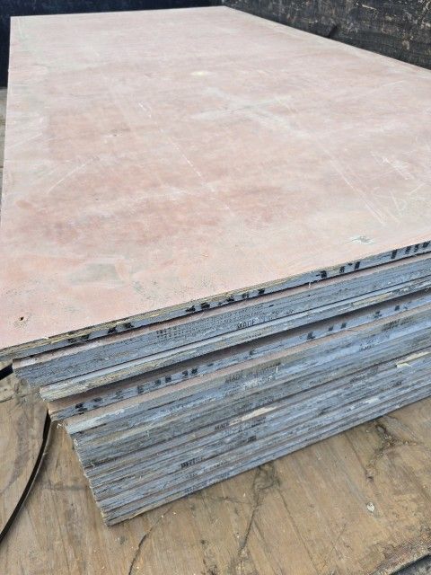 Used Plywood 3/4in 4x8ft HDO (High Density Overlay) Full Sheets Of Plywood Please Read Description In Chula Vista