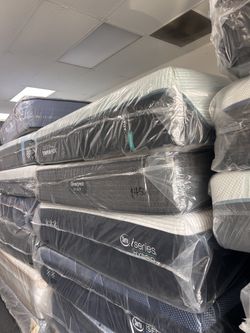 Huge 🚨 Mattress SALE