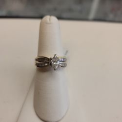 14k Gold Rings 4.6 Grams Size 7 If You Are Interested Ask For Maribel Thank You 😊 