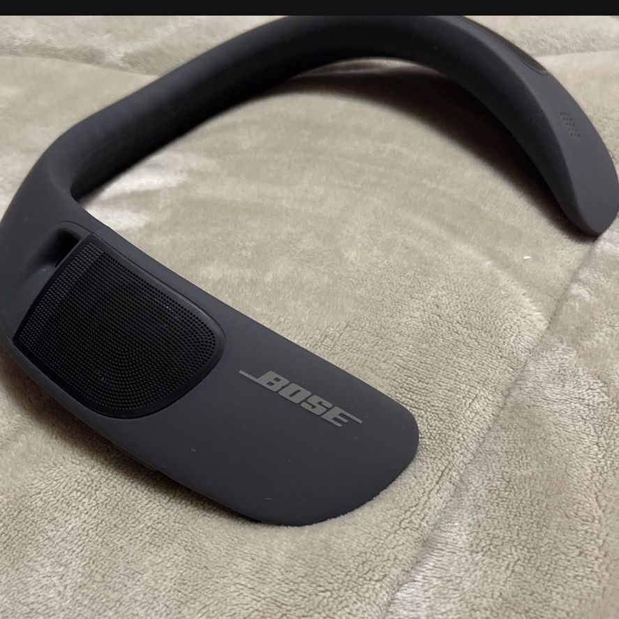Bose Soundwear Companion Wireless Wearable Speaker - Black Bose Soundwear Companion Wireless Wearable Speaker - Black