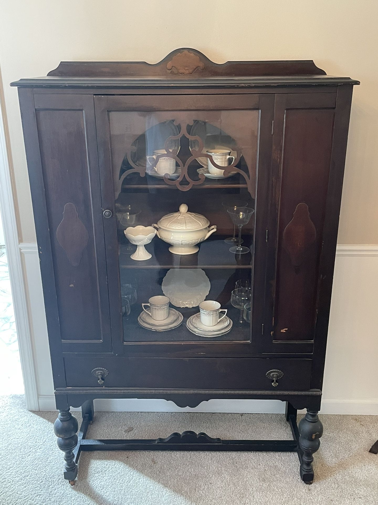China Cabinet, Buffet And Mirror 