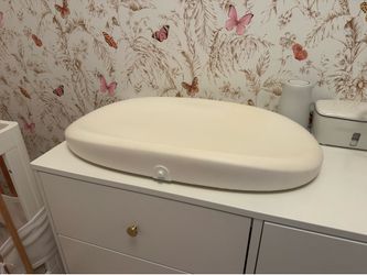 Hatch Grow Changing Pad & Scale