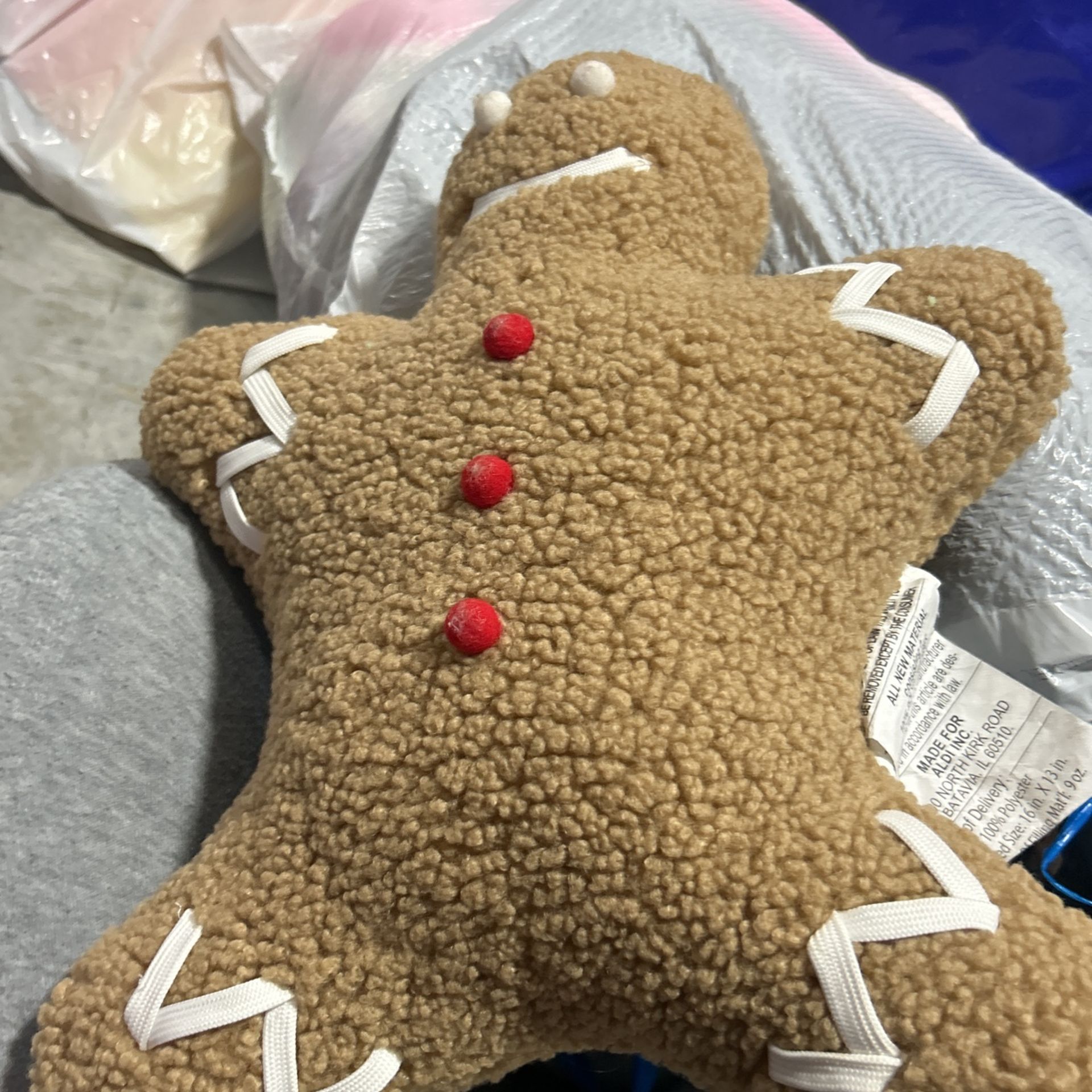 Bag of random plushy bear the Grinch five nights at Freddy’s plushy toothless