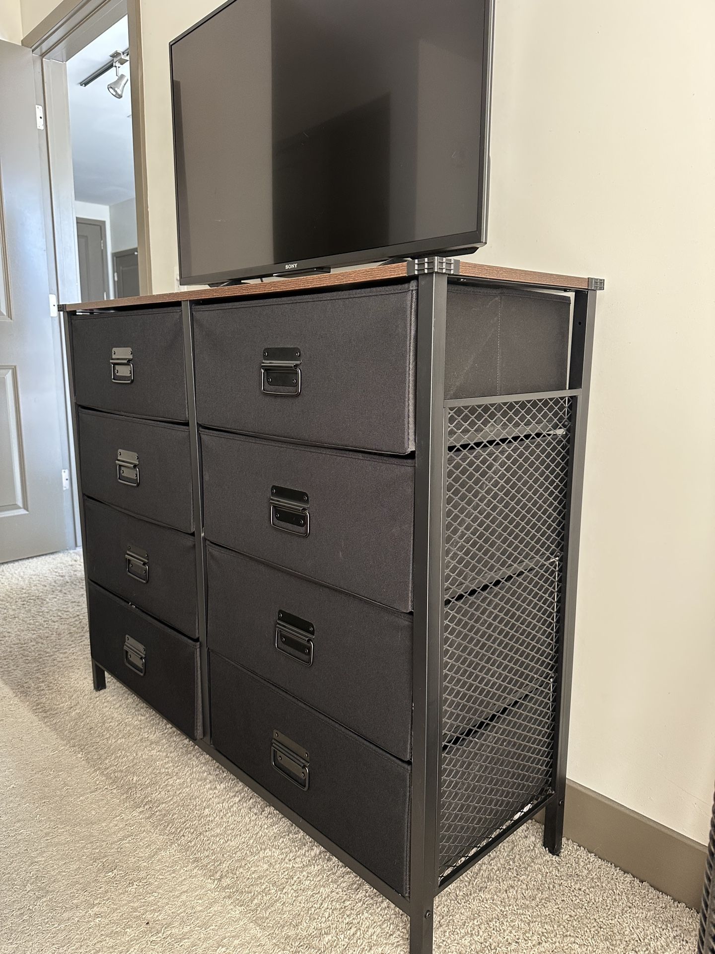 Dresser / Storage