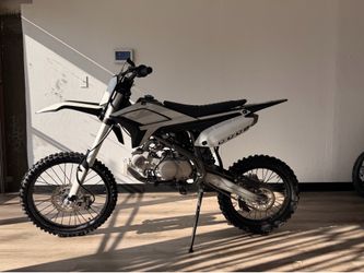 150 cc Gas dirt bike