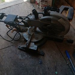 Sliding Table Saw. 
