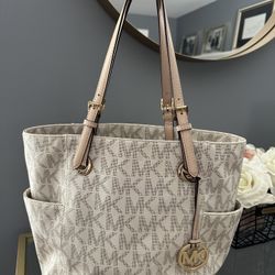 Michaels Kors Tote Purse REDUCED!!!!