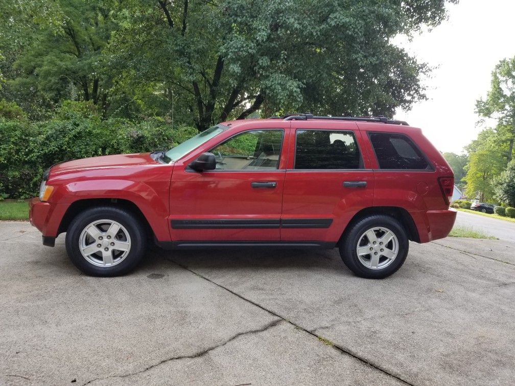 2006 Jeep Grand Cherokee Laredo 103,000 Miles LEATHER SO CLEAN!!