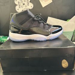 Jordan 11 Space Jam Size 10