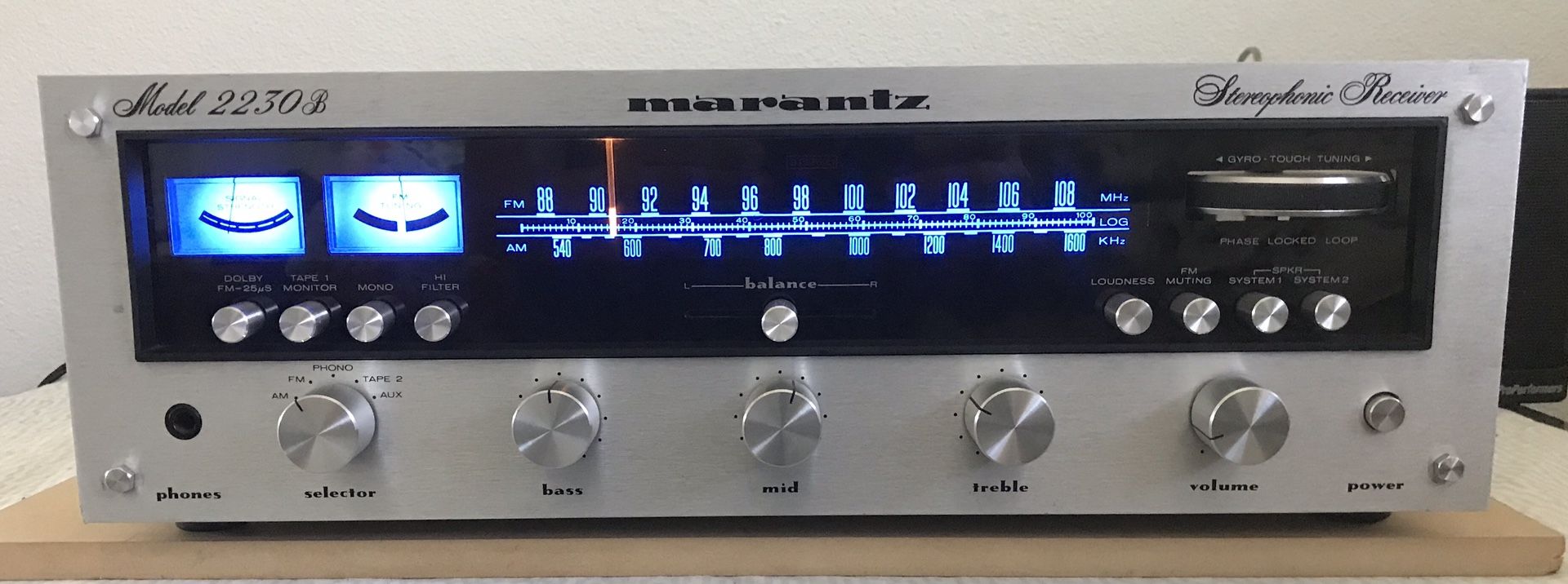 Marantz 2230b receiver. New cool blue LED Lights. Nearly mint condition