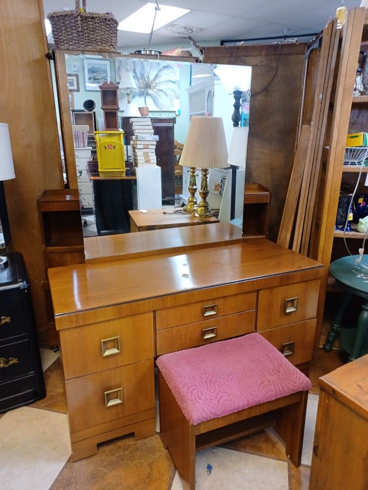 Vanity W/ Mirror & Stool
