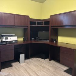 Corner workstation/office desk in a great condition