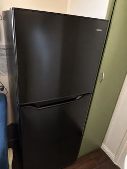 Refrigerator for apartment, studio, small kitchen