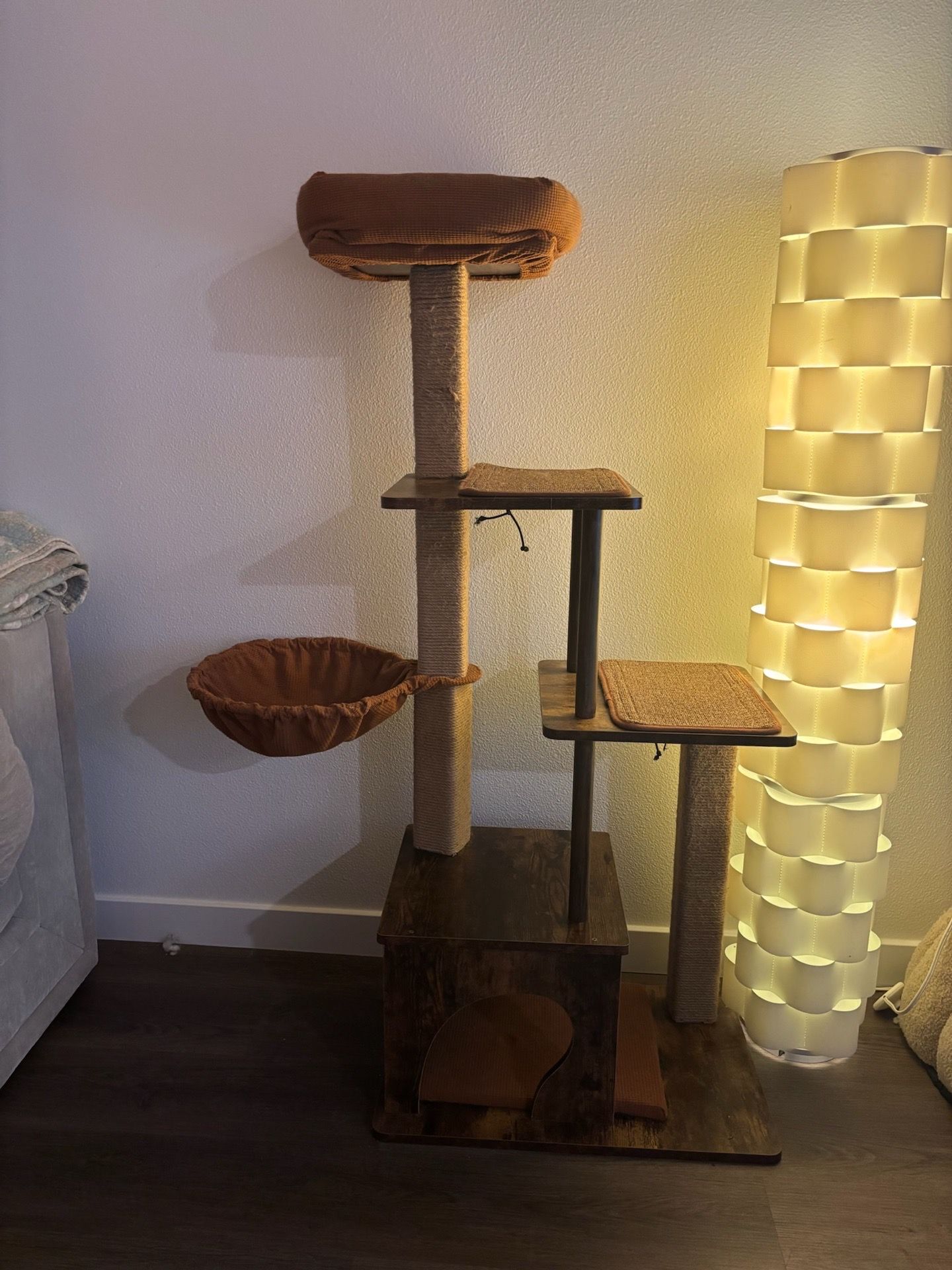 Cat tree