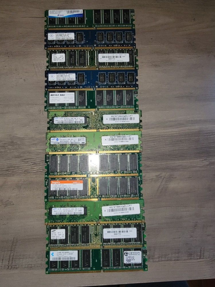 Lot Of Old Computer Ram Sticks