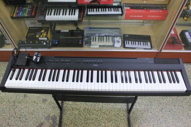 YAMAHA P-115 88-Key Digital Piano Keyboard Tested/Working