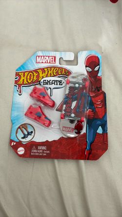 Spider-Man skate board finger set