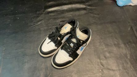 Nike air jordan 1 low university women’s size 7