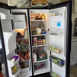 Frigidaire FULL Size Refrigerator