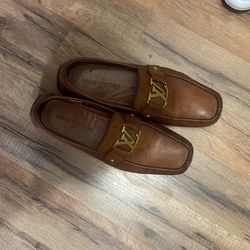 Shoe