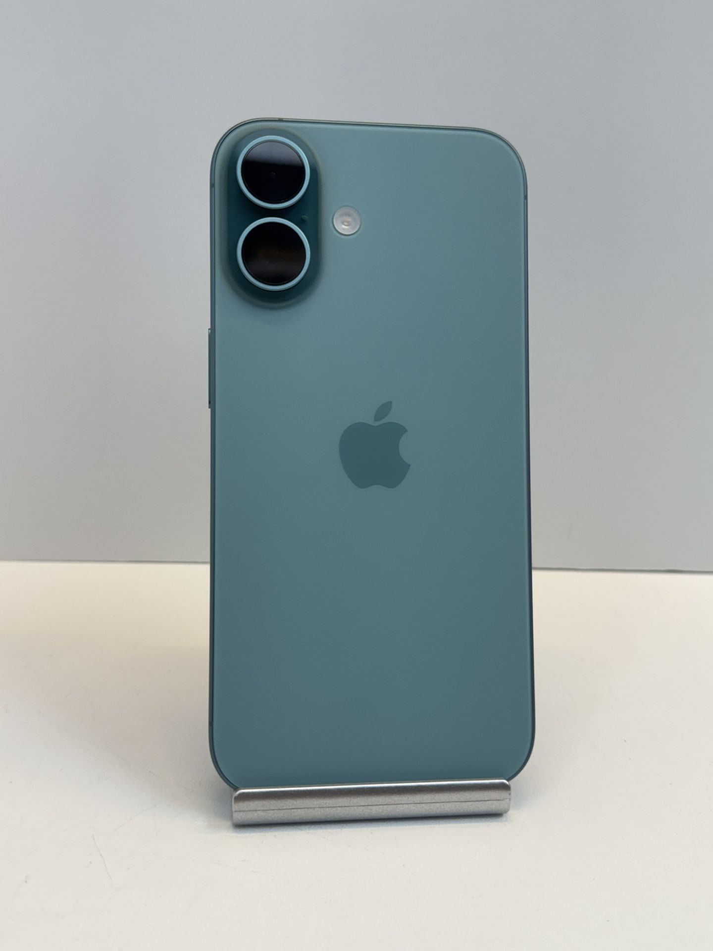 Apple iPhone 16 128gb. ( Unlocked Cellphone )