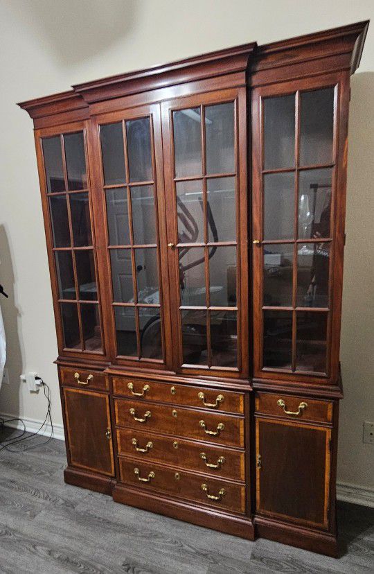 Vintage White Fine Furniture Wood China Cabinet