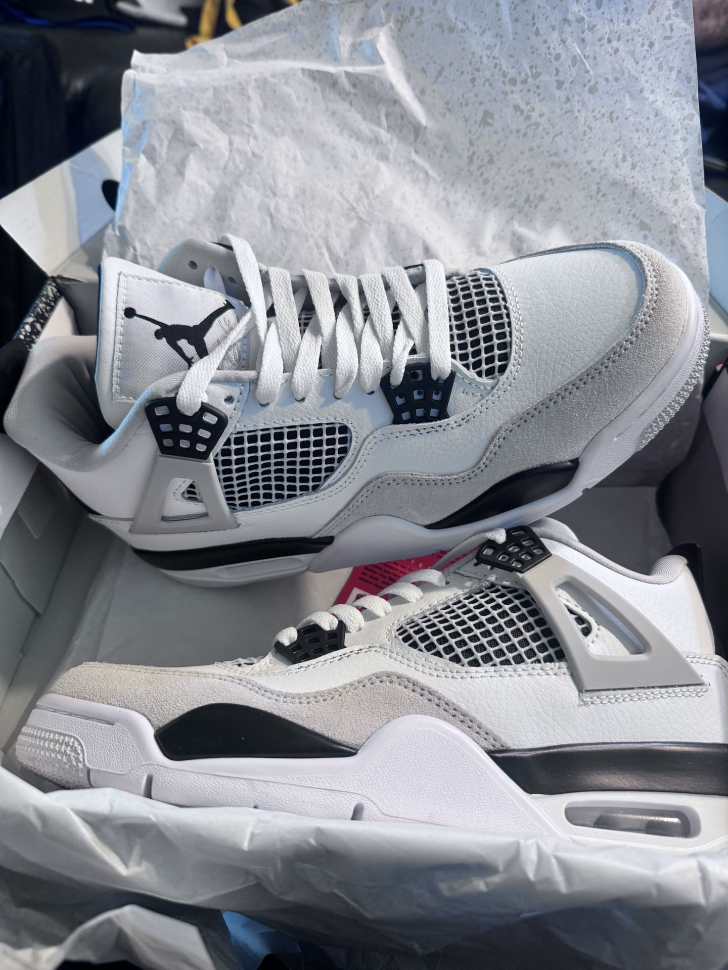Air Jordan 4 Retro Size 8.5