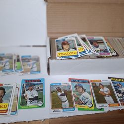 Vintage 1970s baseball cards 850 plus