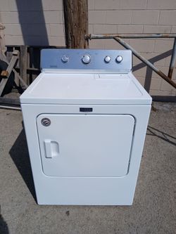 Maytag dryer supercapacity on good working condition  ) Se Habla Español