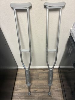 Crutches Like New