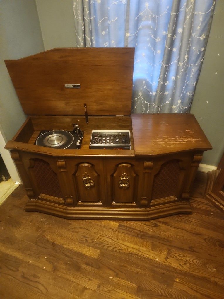 Allegra Sound By Zenith Record/8track Player