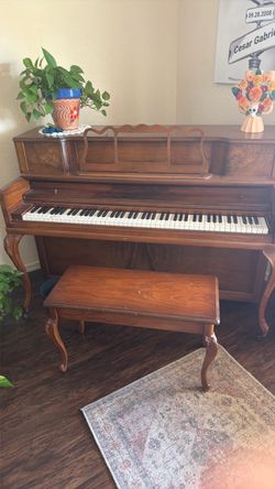 Upright Console Piano with Bench