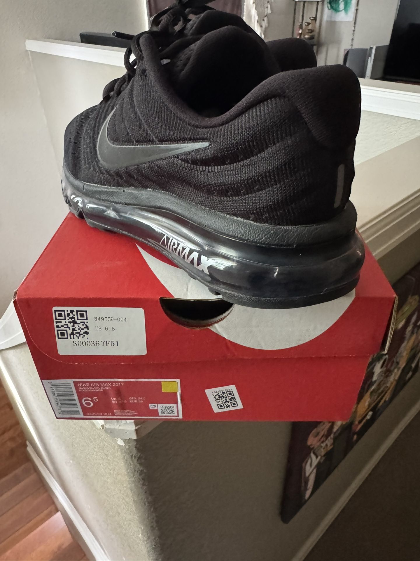 Nike Air Max 2017 (men’s 6.5/women’s 8)