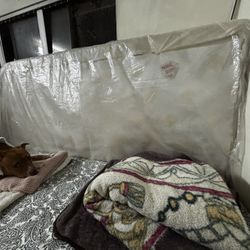 Queen Size Tempurpedic Mattress Free