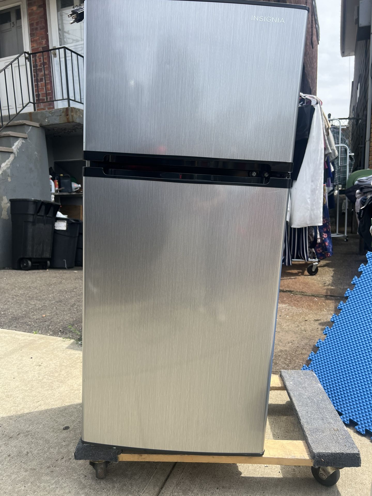 Mini Fridge With Freezer 4.3 Cubic Feet