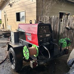 Lincoln Ranger 305D Welder