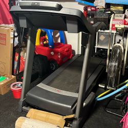 Free motion 730 Treadmill