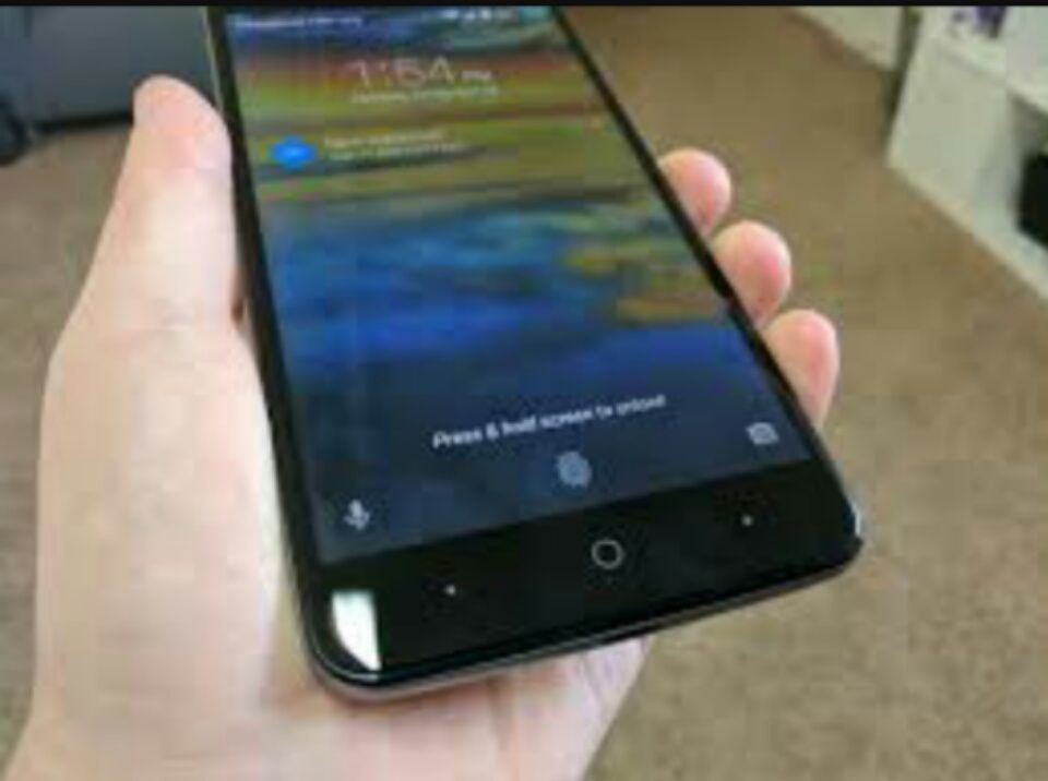 ZTE zmax pro 32 gig with 8gig SD card and phone case