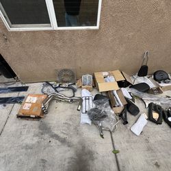 Parts parts Parts for Harley motorcycles and a little street bikes take all this for 1000