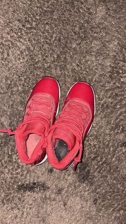 Red Jordan 11s size 8 in a half