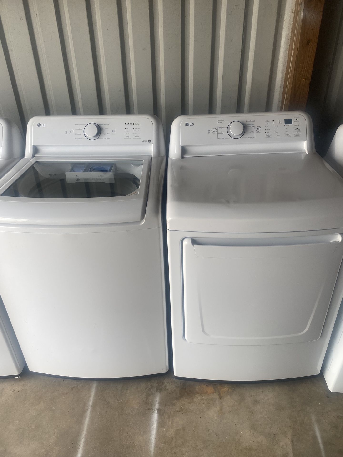 New Scratch And Dent LG Washer And Dryer Set