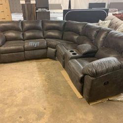 Brand New/ Gray Reclining Sectional, Seccional, Couch/ Delivery Available 