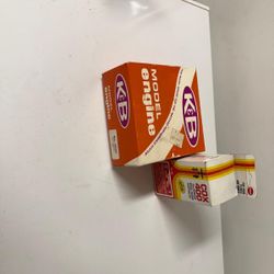 Vtg K & B Model Engine .20 R/C Sport No # 5600 with Cox 400 Starting Kit