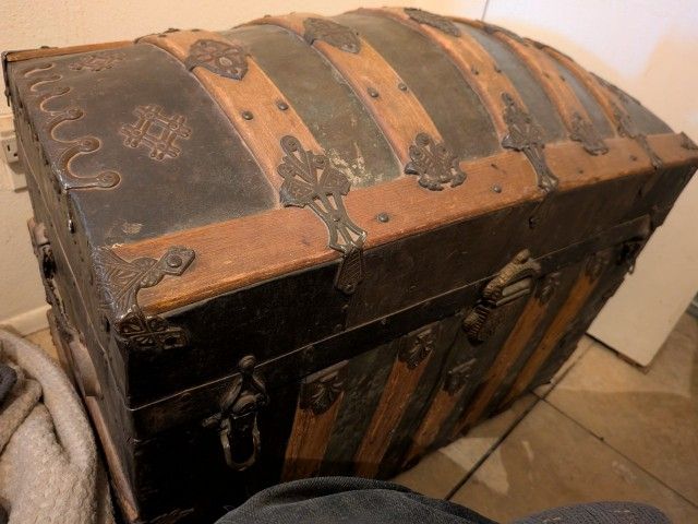 Antique Steamer Trunk