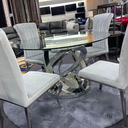 Kitchen Sets,dining Table ,4 Chairs,no Credit Needed