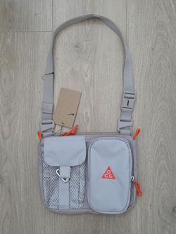 Nike ACG "DAYMAX" Crossbody Outdoor Travel Bag 3L Grey HJ8180-009 Unisex NWT